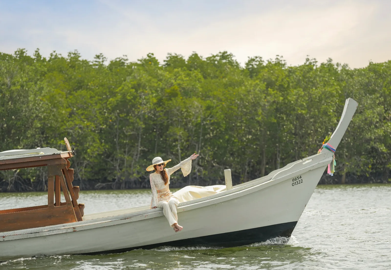 Mangroves & vie locale – Excursion exclusive en bateau longtail